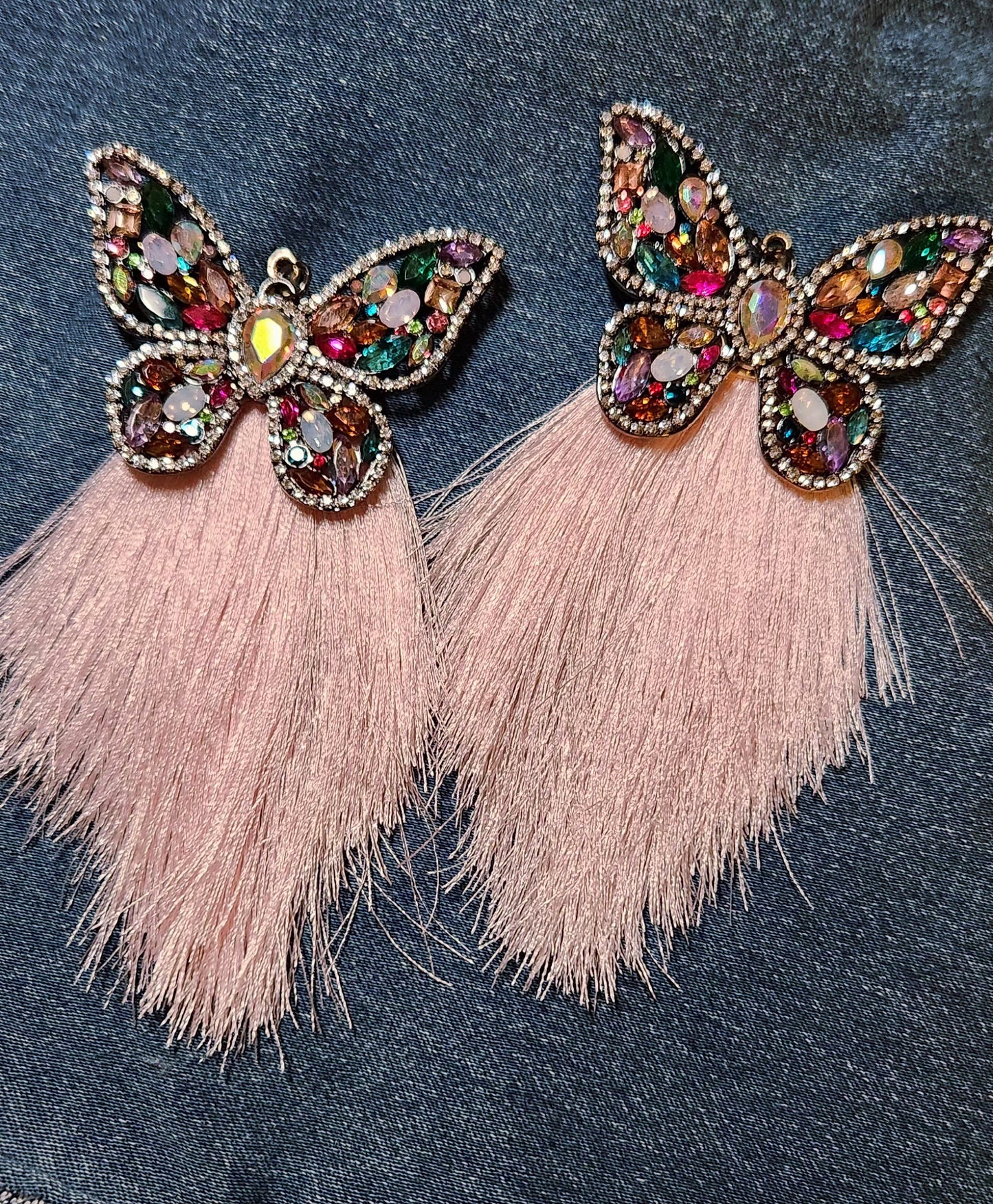 BUTTERFLY TASSEL PINK