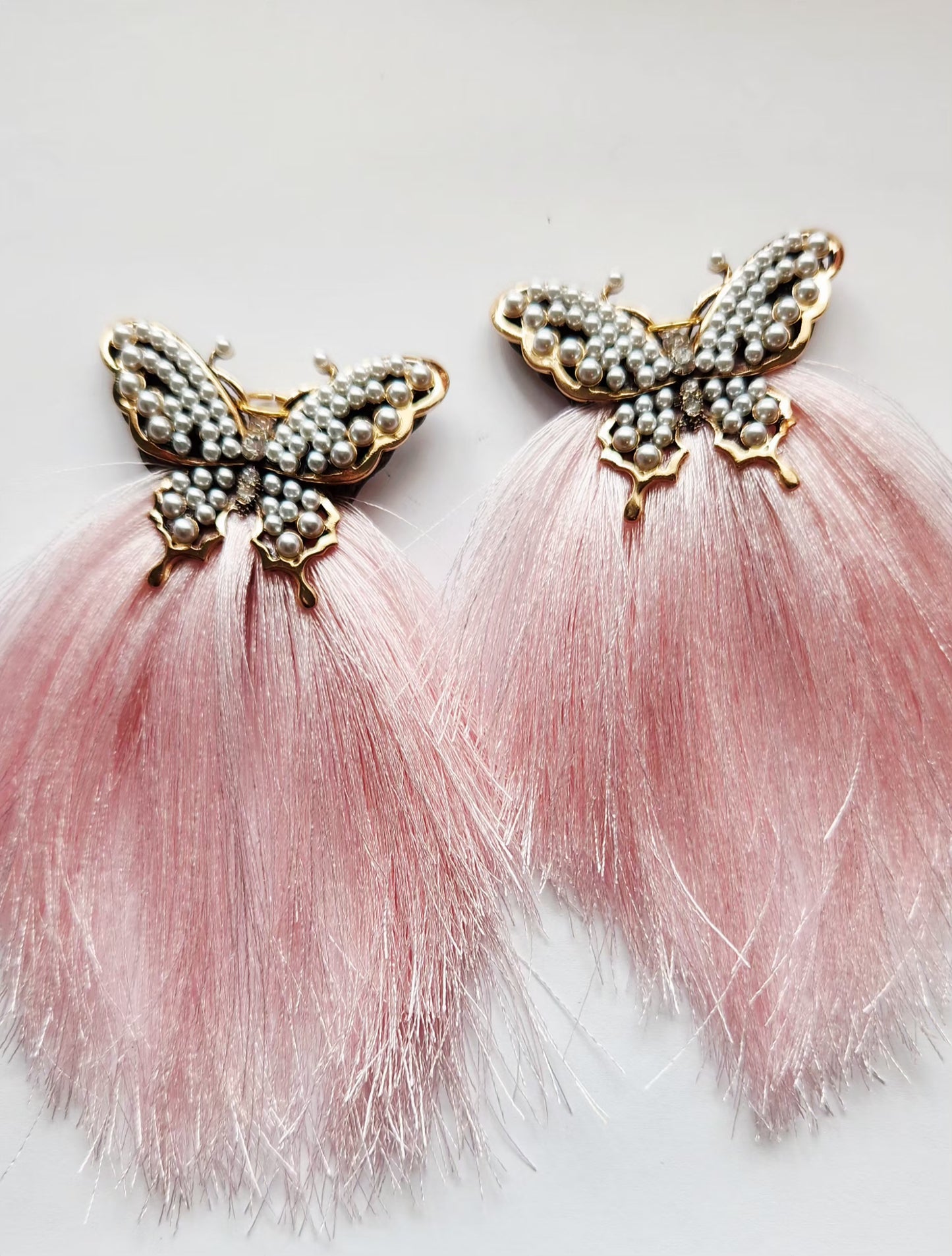 BUTTERFLY LIGHT PINK SILK TASSEL