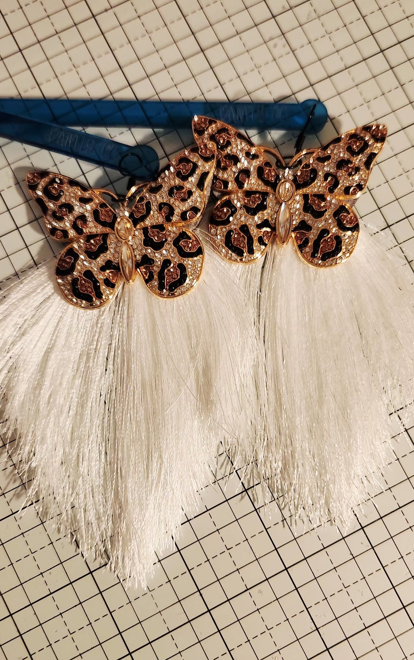 BUTTERFLY WHITE LEOPARD